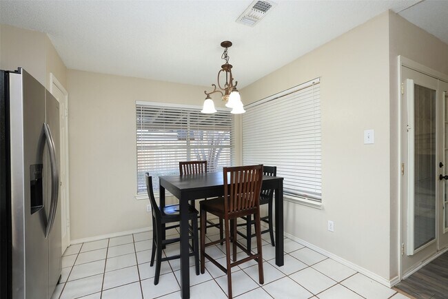 Building Photo - 9130 Kirkleigh Ln