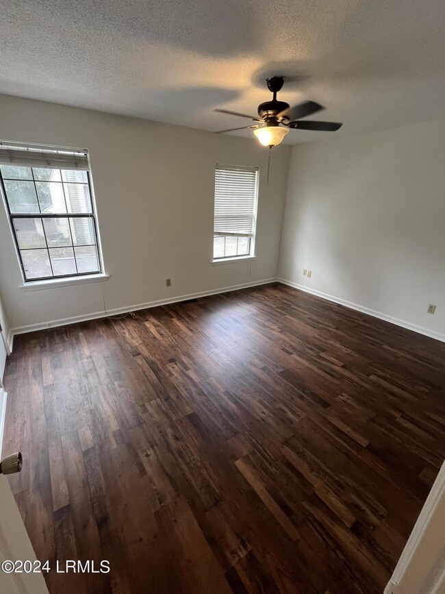 Building Photo - 701 Island Pines