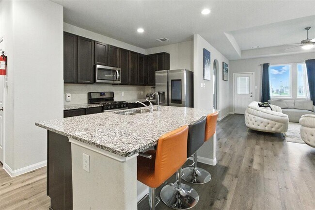 Building Photo - 24727 Allori Ct