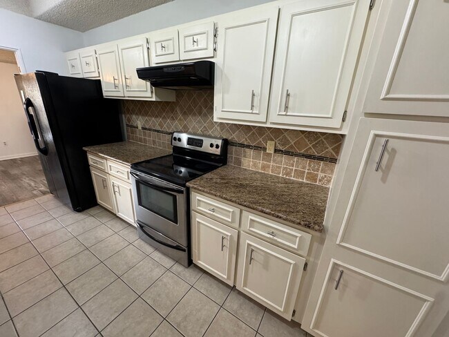 Building Photo - Great Candlewyck condo with and amazing view and lifestyle that can't be beat