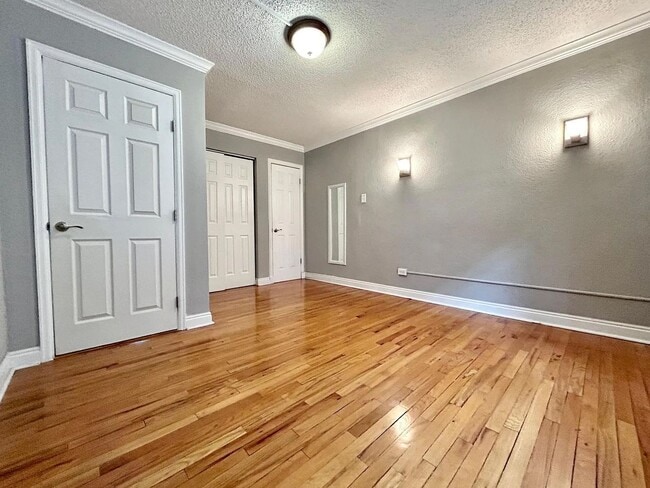 Building Photo - $500 Off Move-In! Beautiful 2-Bed, 2-Bath ...