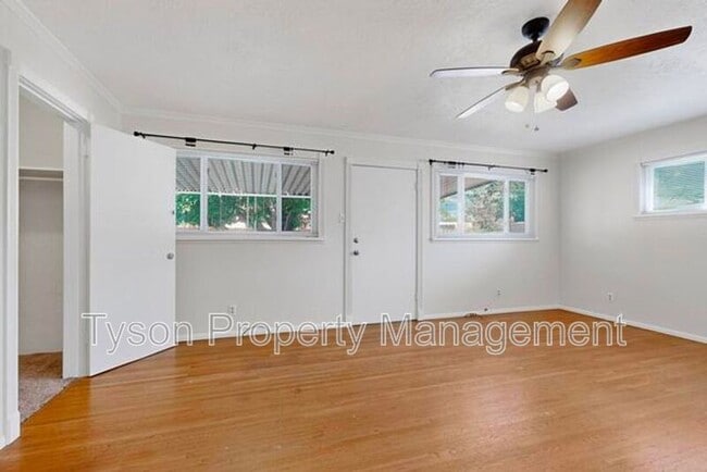 Building Photo - 1028 Princeton Dr NE