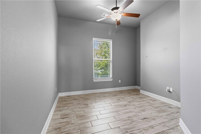 Building Photo - 1340 Sweetbriar Cir