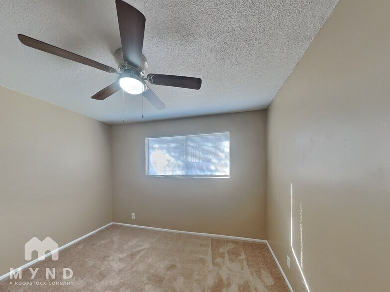 Building Photo - 47 W 11th Dr