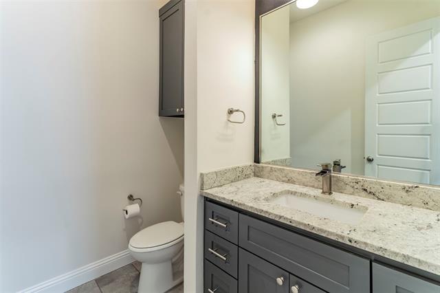 Building Photo - 404 Templeton Dr