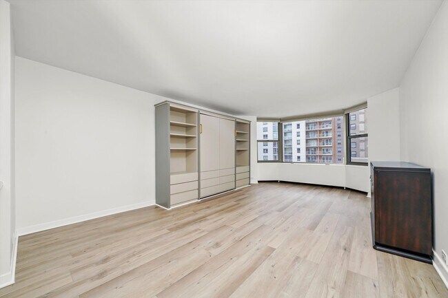 Building Photo - 535 N Michigan Ave