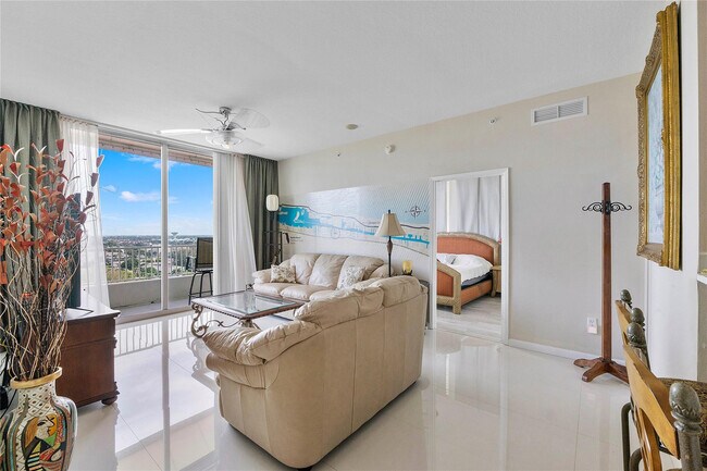 Building Photo - 625 Casa Loma Blvd