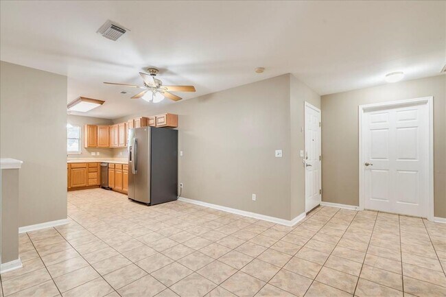 Building Photo - 1004 Misty Acres Dr