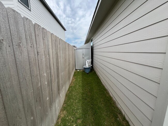 Building Photo - Brand New 2024 Stylecraft Home | 3 Bed | 2...