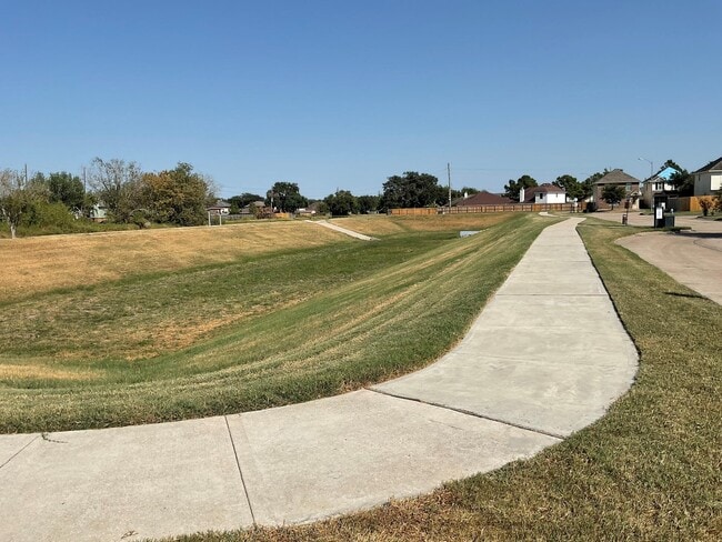 Building Photo - 6421 Austinville Dr