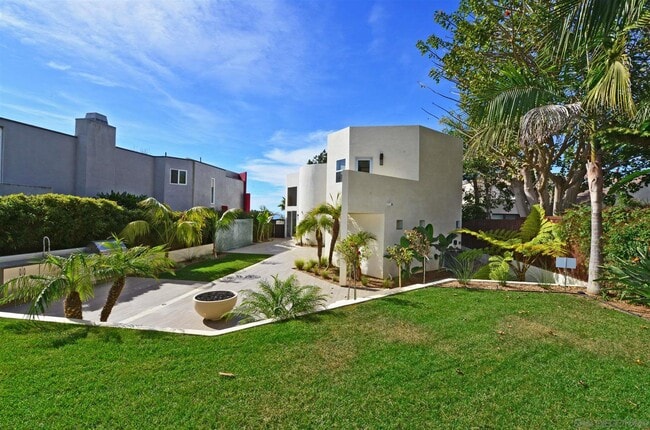 Building Photo - 13721 Pine Needles Dr
