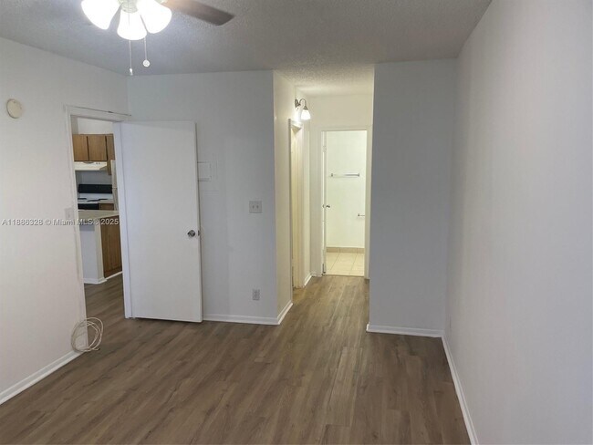 Building Photo - 2401 Riverside Dr