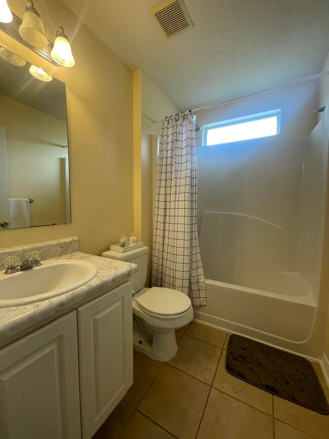 Building Photo - 321 Egan Dr
