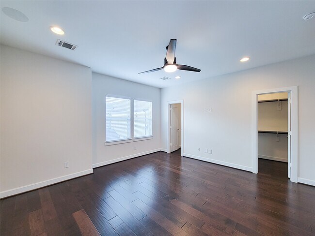 Building Photo - 845 Fisher St