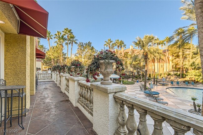 Building Photo - 210 E Flamingo Rd