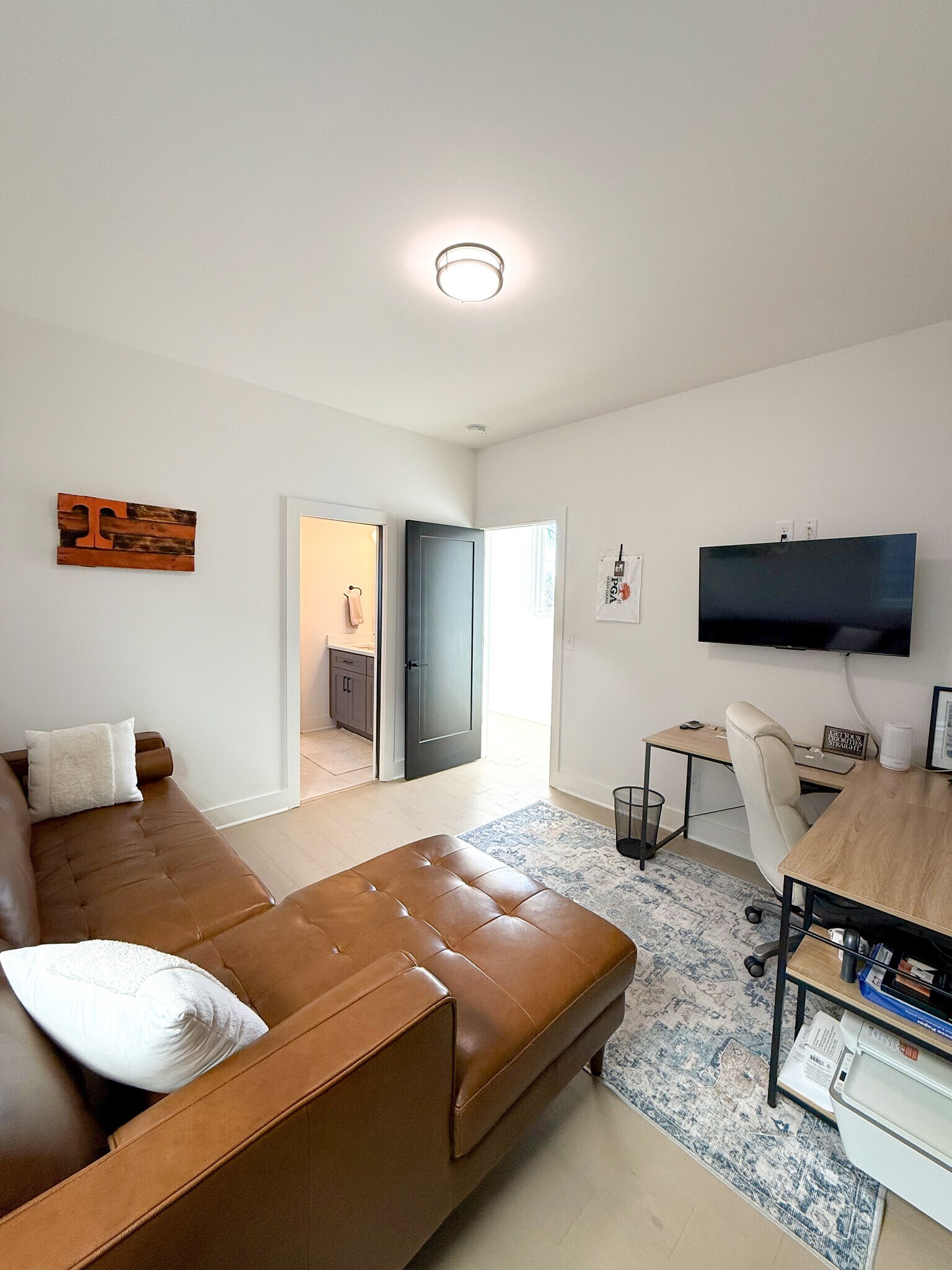 Building Photo - 2010 14th Ave N