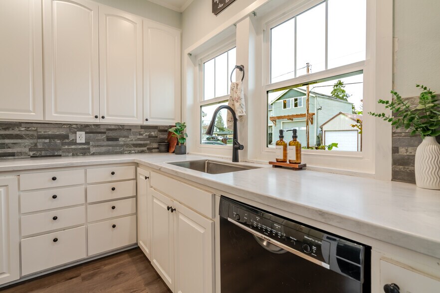 Building Photo - 200 W Arlington St