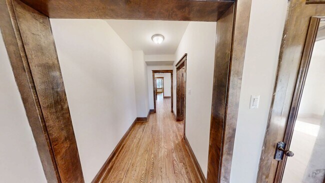 Building Photo - Lakeview Gem: 2 Bed, 1 Bath W/ In-Unit Laundry, D/W, Cent Air, Fireplace, Deck, Parking!