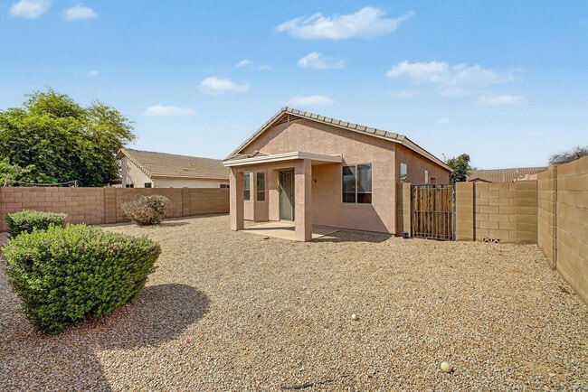 Building Photo - 16489 N Oachs Dr