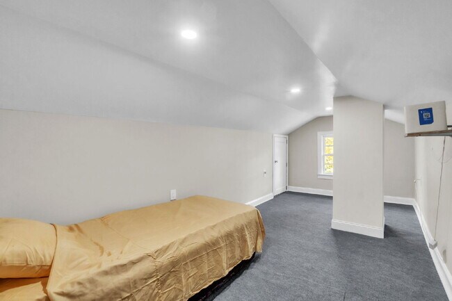 Building Photo - Beautifully Maintained 3BR/1BA Residence Near Downtown Spartanburg