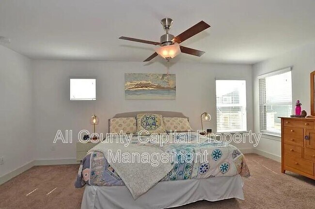 Building Photo - 2204 Capulet St