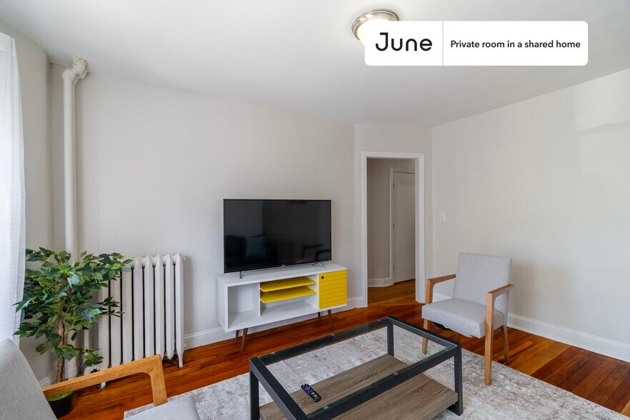 Building Photo - Room in Shared 4 bed/1 bath home in Roxbury