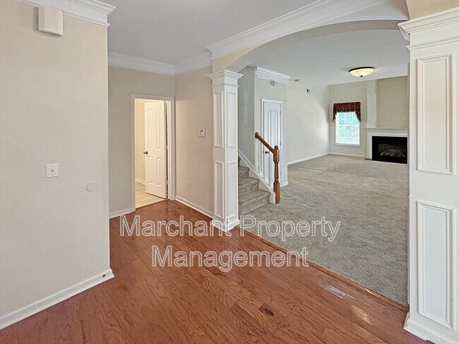 Building Photo - 304 Horsepen Way