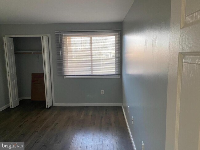 Building Photo - 7101 Donnell Pl