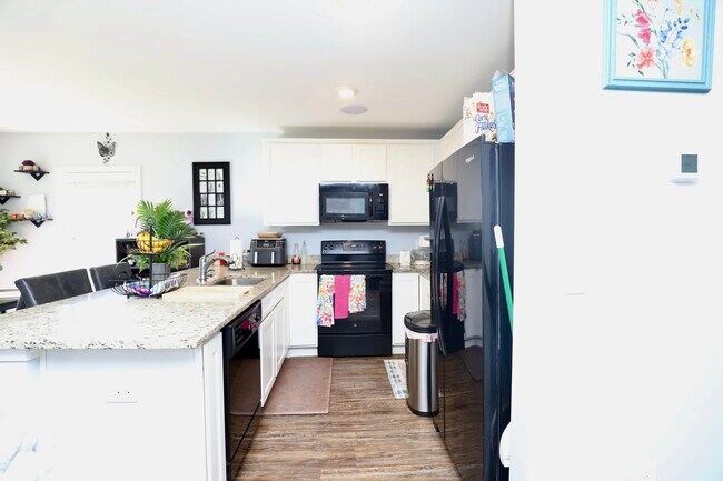 Building Photo - 1009 Providence Plantation Dr