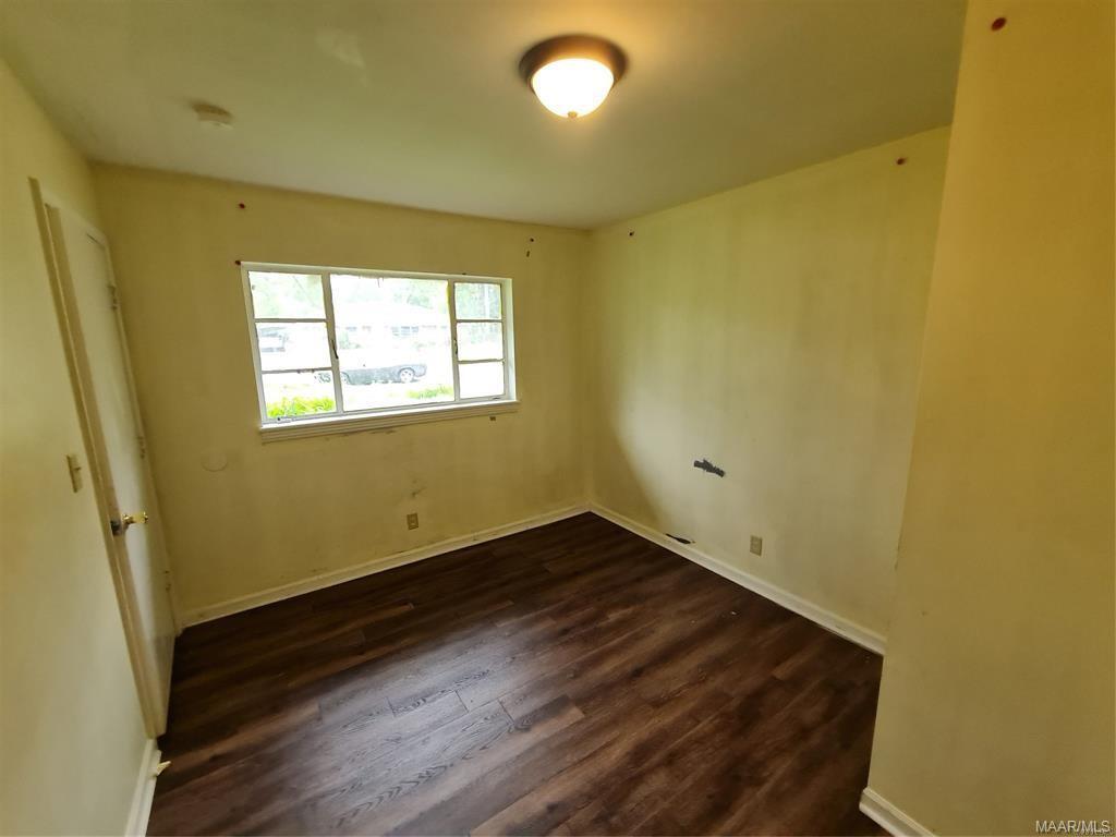 Building Photo - 1220 Lynwood Dr