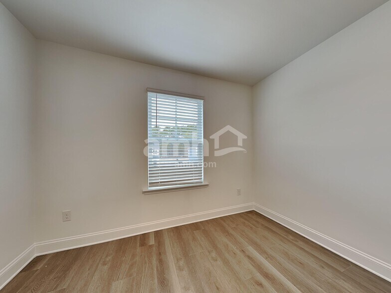 Building Photo - 1155 Livengood Wy