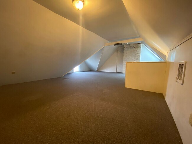 Building Photo - 743 Academy St