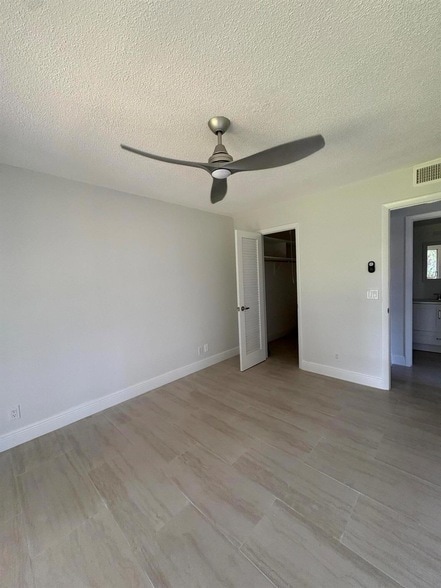 Building Photo - 244 Sheffield J