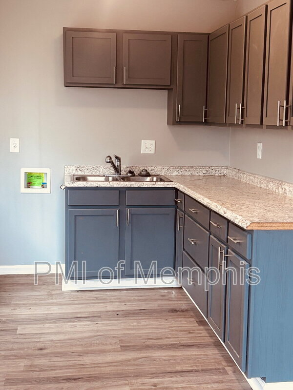 Building Photo - 345 Washburn Dr