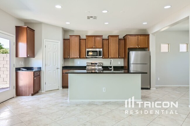 Building Photo - 5707 W Milada Dr