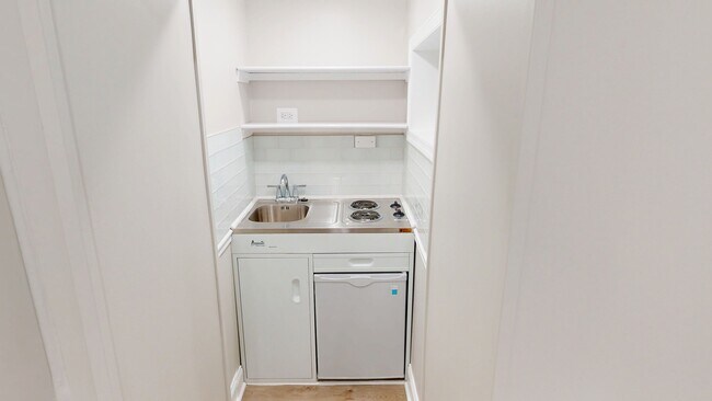 Building Photo - 312 S 16th St