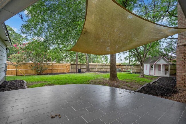 Building Photo - 16814 Windypine Dr