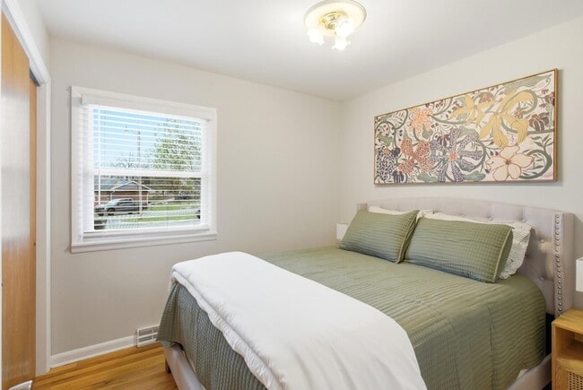 Building Photo - 2609 Wee Wynd