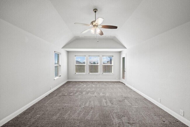 Building Photo - 314 Waverly Dr