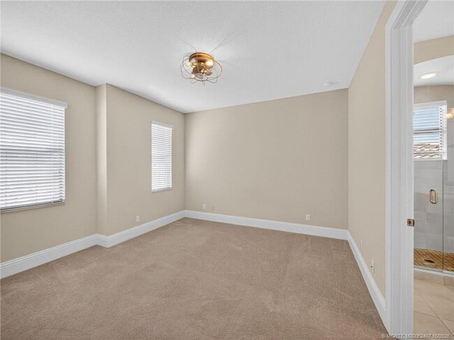 Building Photo - 259 Calmo Cir