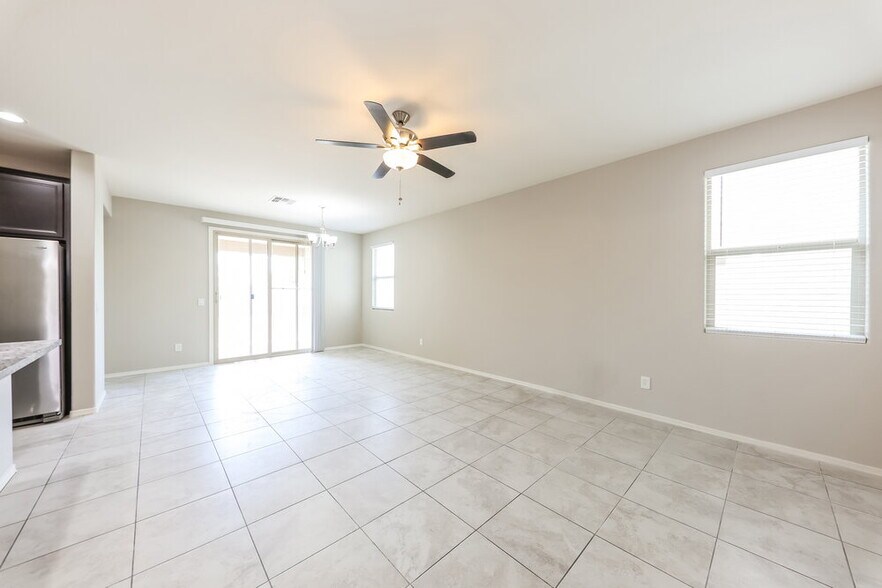Building Photo - 15817 W Lisbon Ln