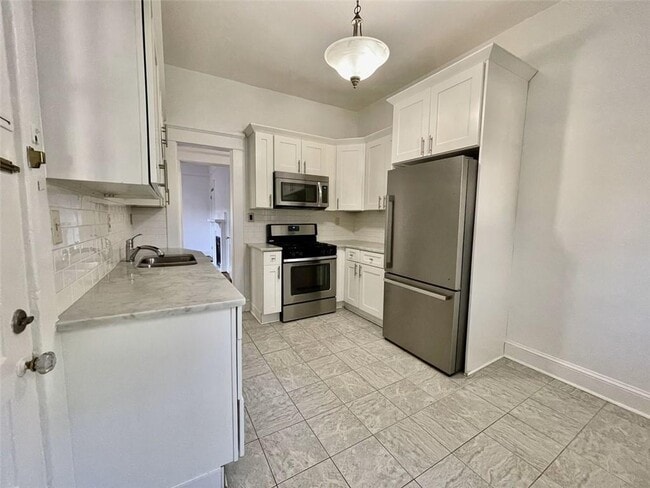 Building Photo - 1193 Mansfield Ave NE