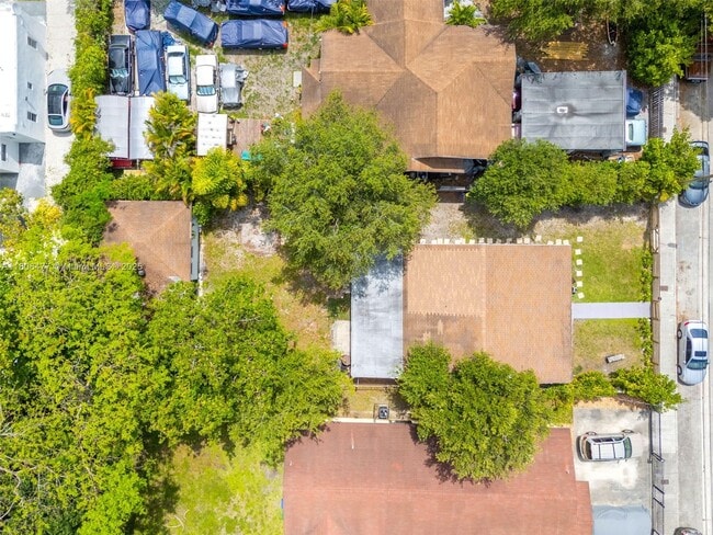 Building Photo - 315 NW 50th St