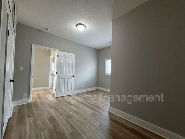 Building Photo - 4825 Fremont St