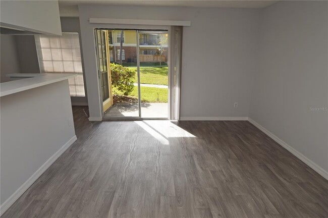 Building Photo - 8635 Mallard Reserve Dr