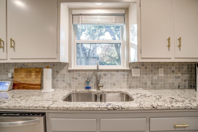 Building Photo - Beautiful Home on Corner Lot in South Hill...