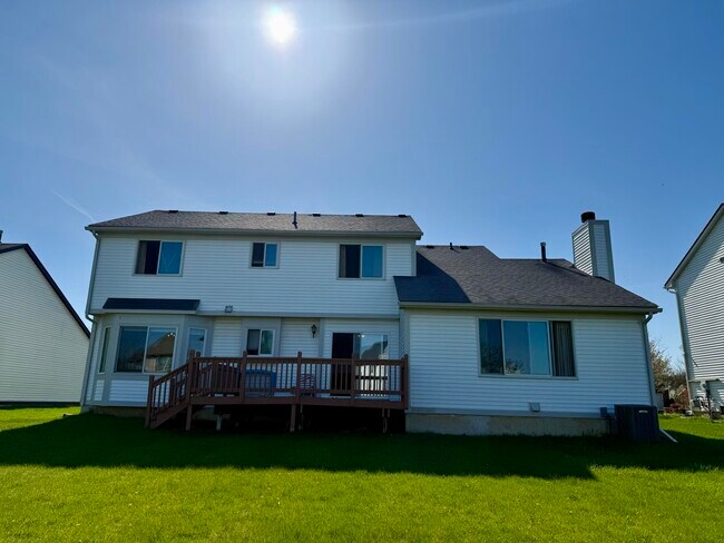 Building Photo - 2777 Mystic Dr