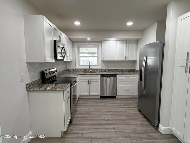 Building Photo - 2801 Lorna Dr