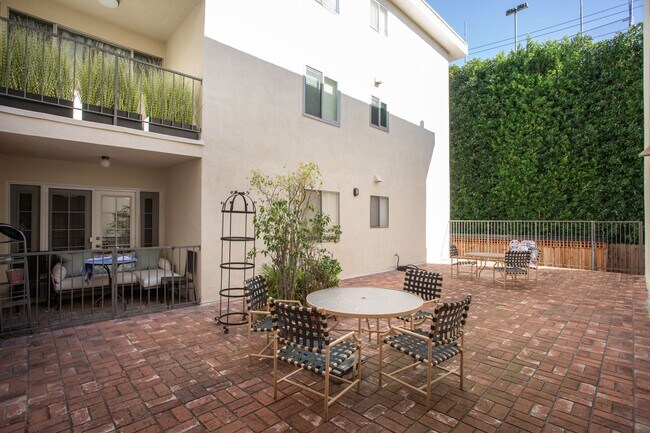 Building Photo - Updated West Hollywood Condo