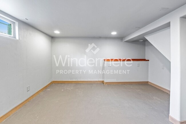 Building Photo - **Half off Full 1st Month's Rent** Beautiful 4-Bedroom Home In The Garland District